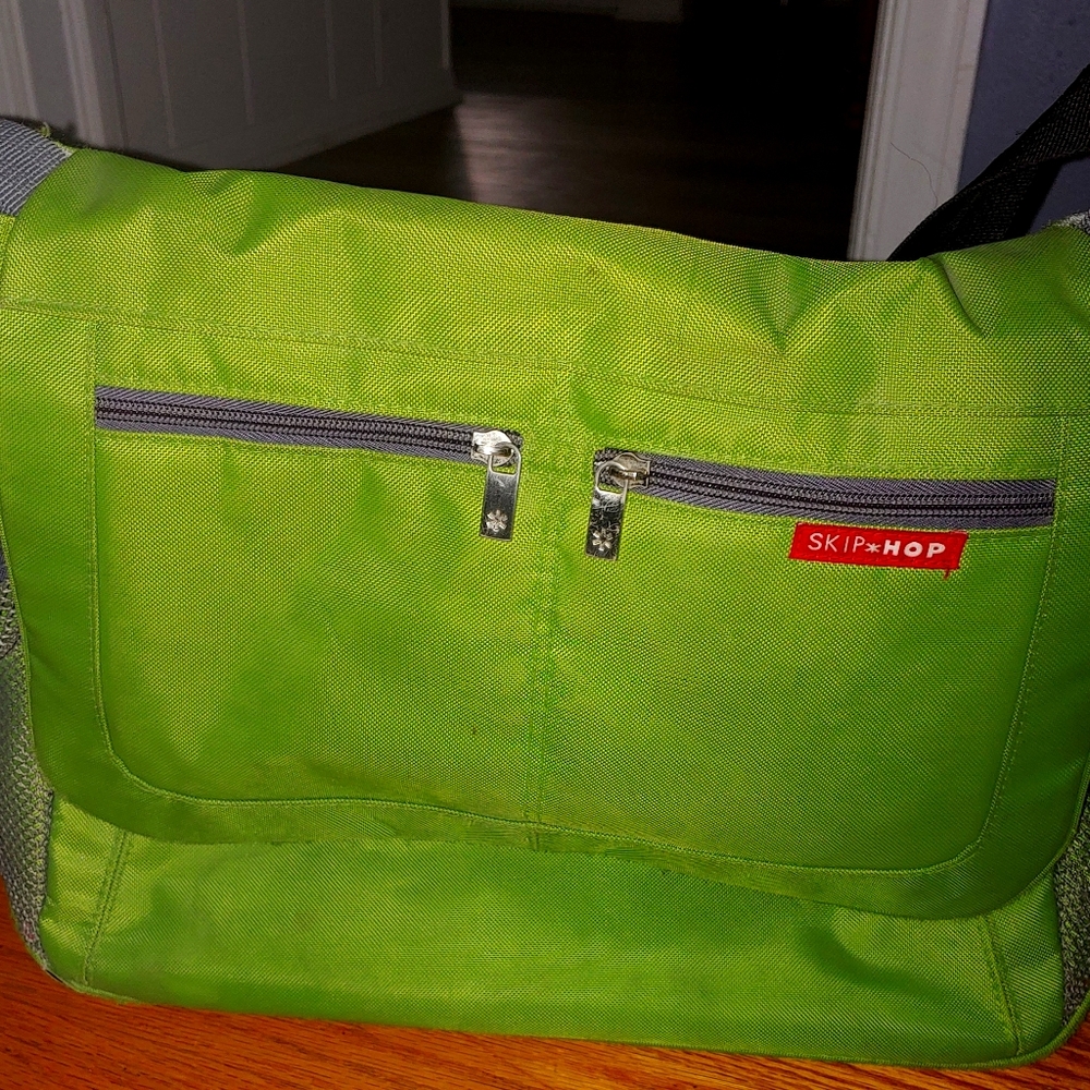 Skip hip diaper bag